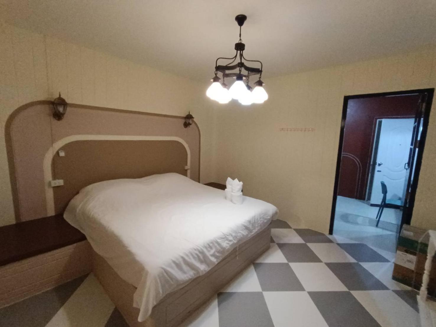 At Night Hotel Chumphon Exterior foto